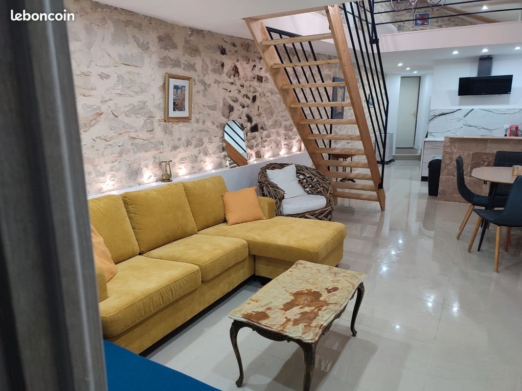 Appartement à louer, NaNm², Nîmes
