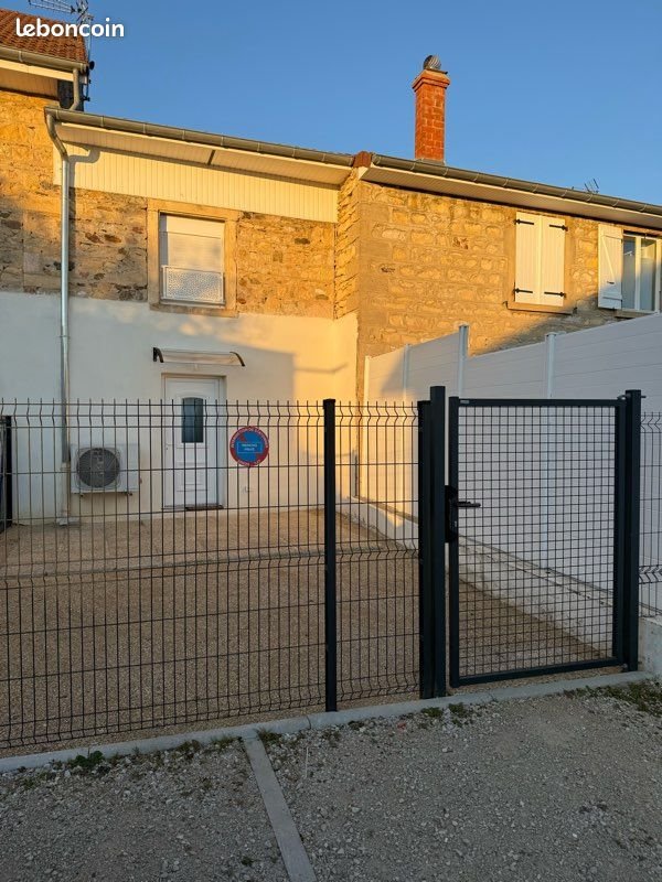 Appartement à louer, 85m², Frontonas