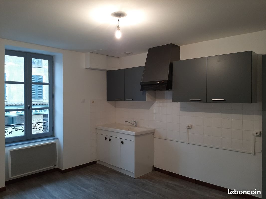 Appartement à louer, 70m², Romenay