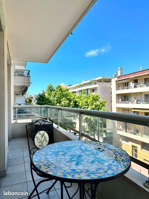 Appartement à louer, 32m², Antibes