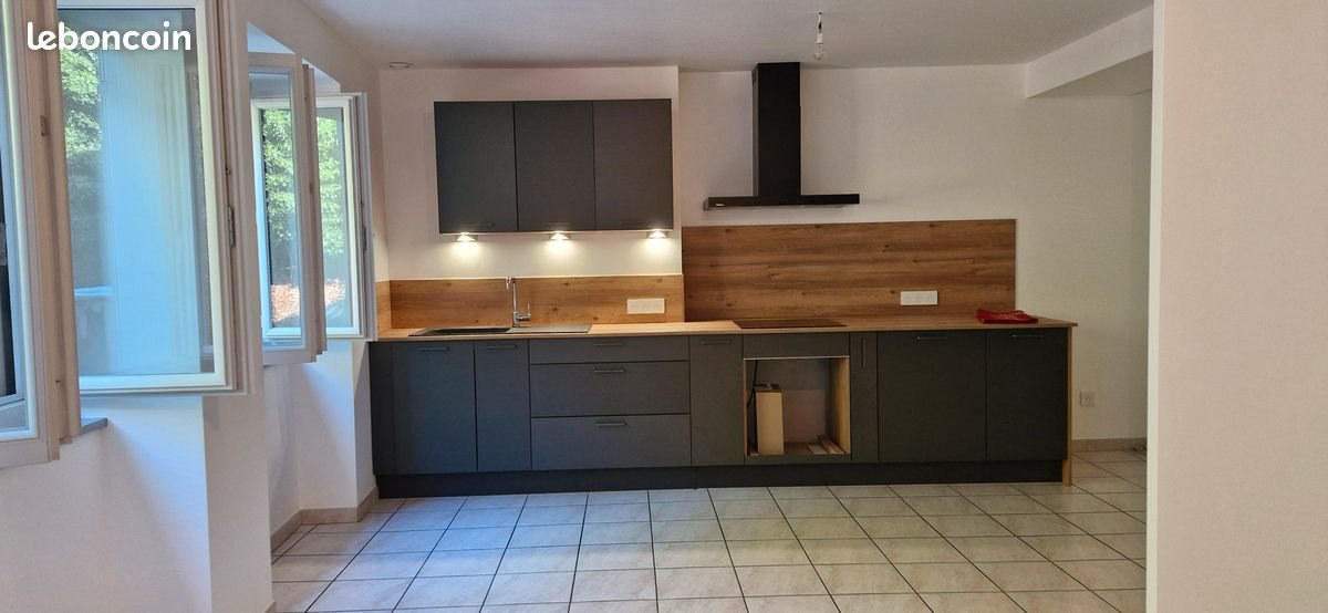 Appartement à louer, 61m², Satillieu