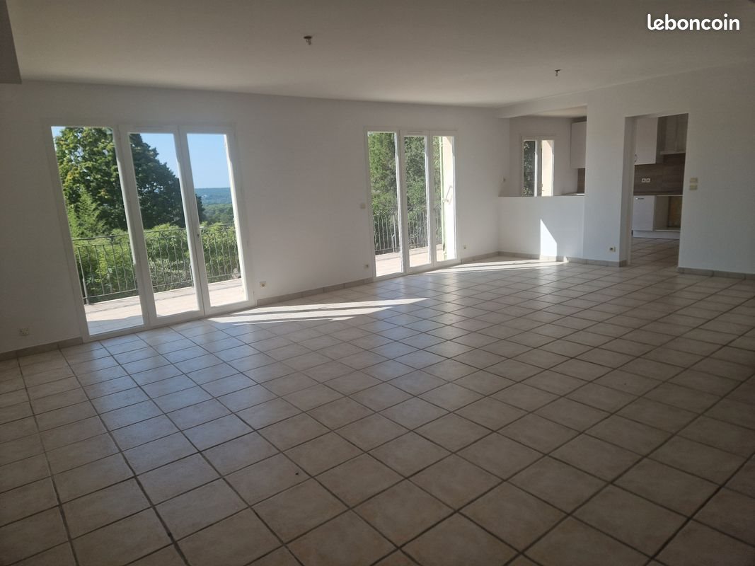 Maison à louer, 150m², Rognes