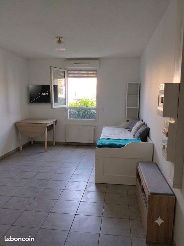 Appartement à louer, 22m², Vénissieux