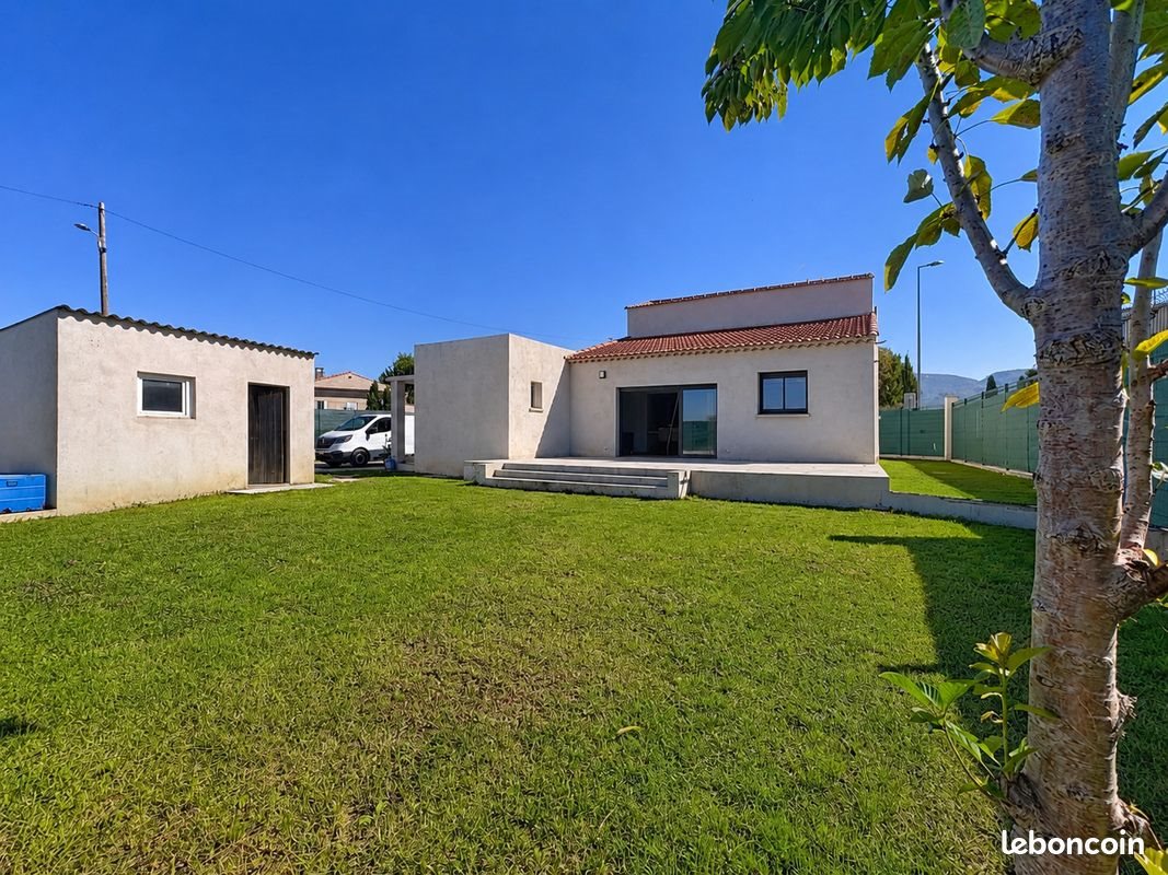 Maison à louer, 120m², Trets