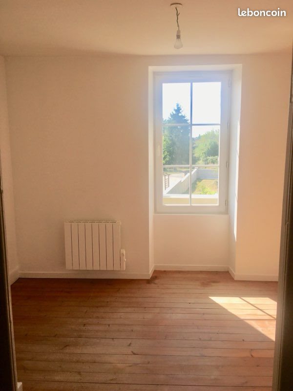 Maison à louer, 442m², Gond-Pontouvre