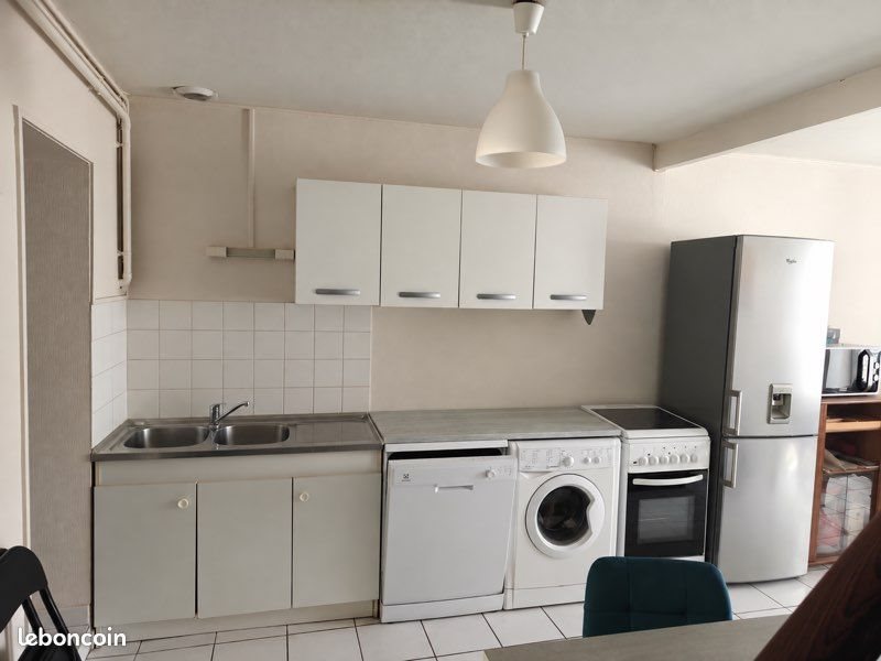 Maison à louer, 442m², Gond-Pontouvre