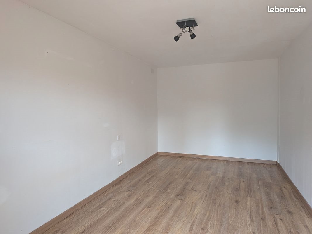 Appartement à louer, 110m², Many