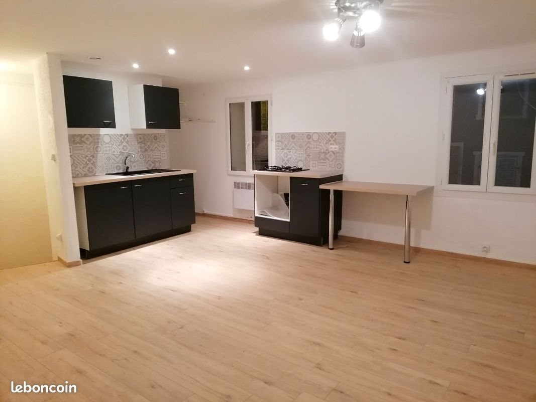 Maison à louer, 30m², Vins-sur-Caramy