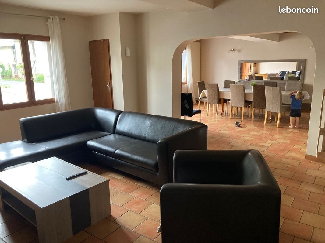 Maison à louer, 130m², Saint-Just-sur-Dive