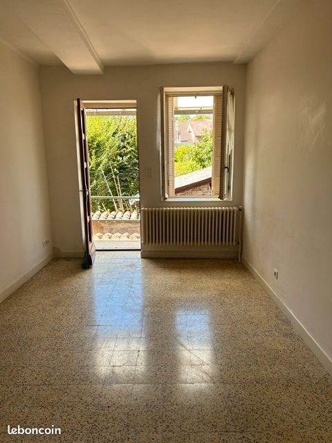 Appartement à louer, 80m², Cluny