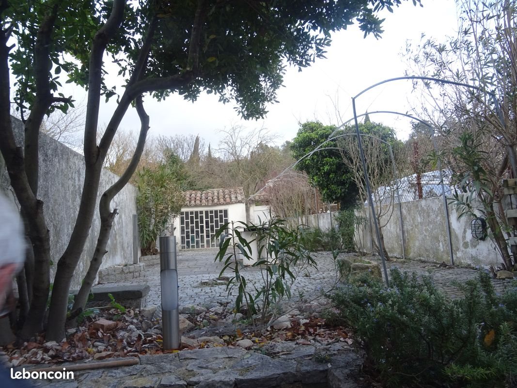 Maison à vendre, 225m², La Roquebrussanne