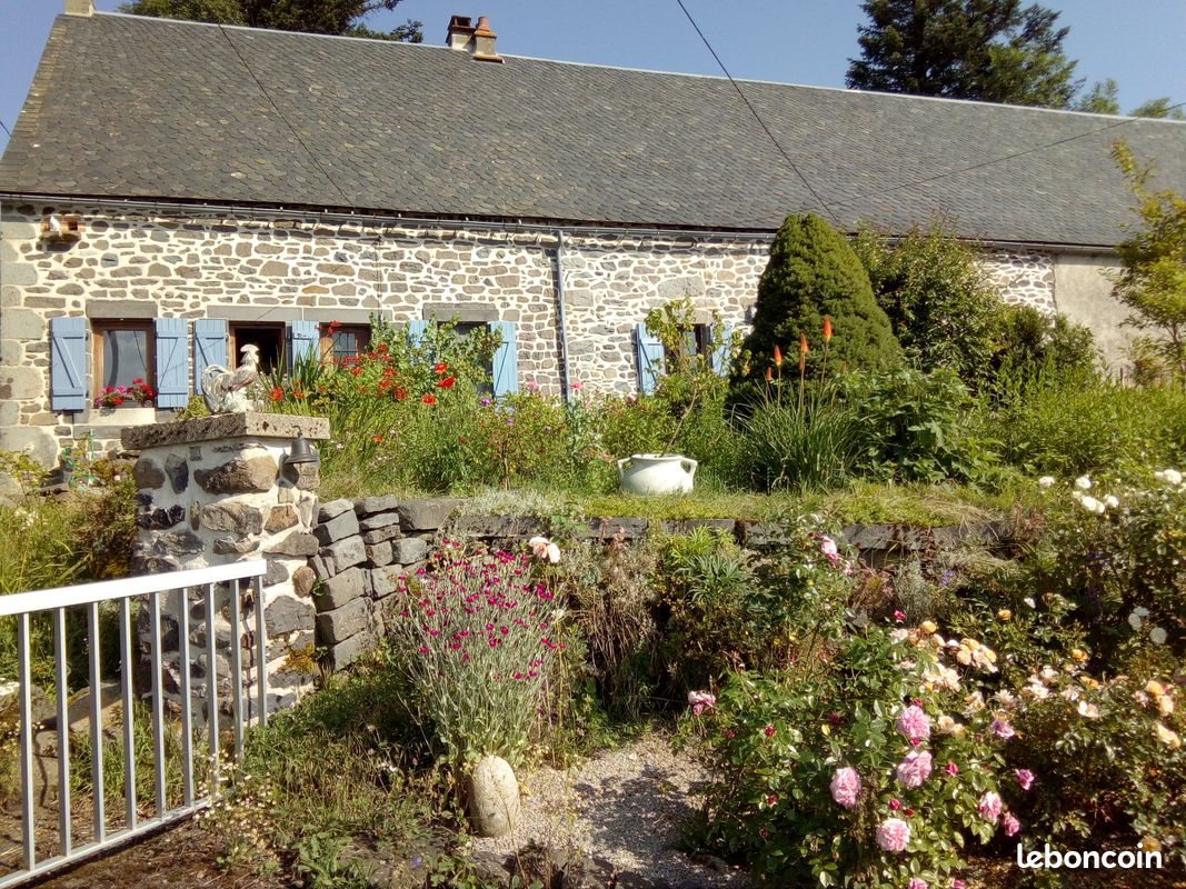 Maison à vendre, 115m², Saint-Sauves-d'Auvergne