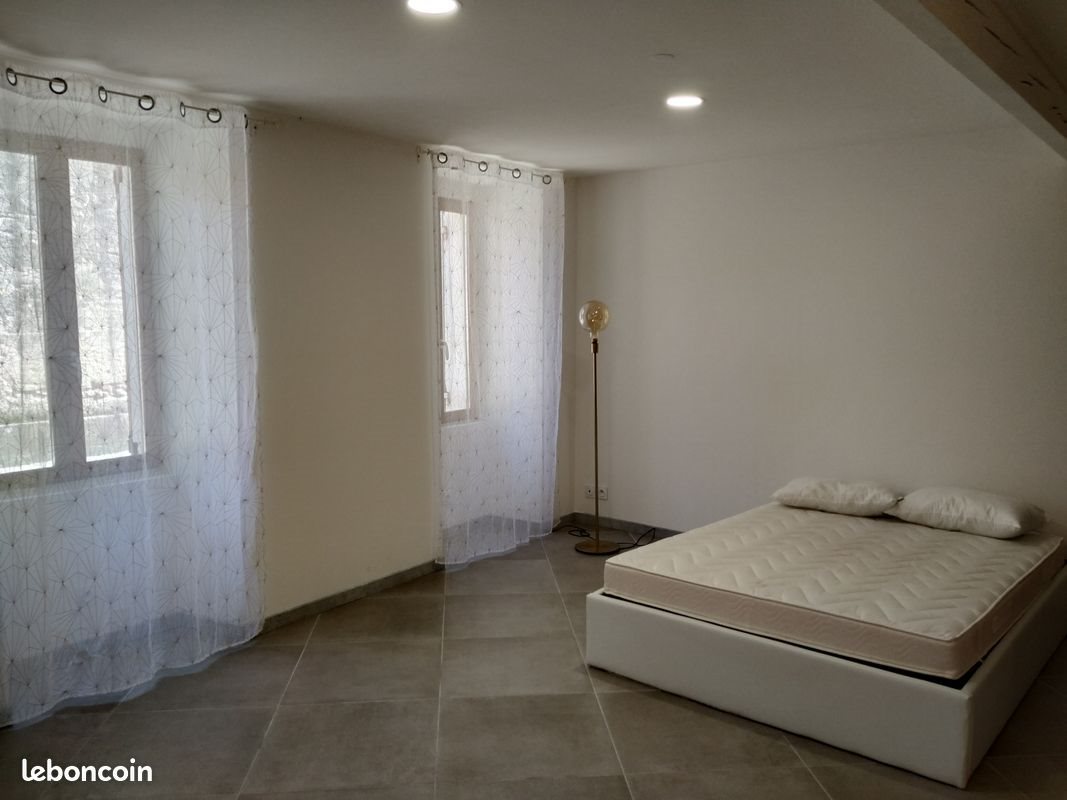 Appartement à louer, 300m², Saint-Macaire