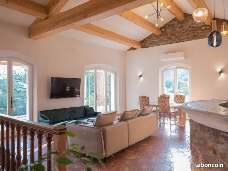 Maison à louer, 180m², Grimaud