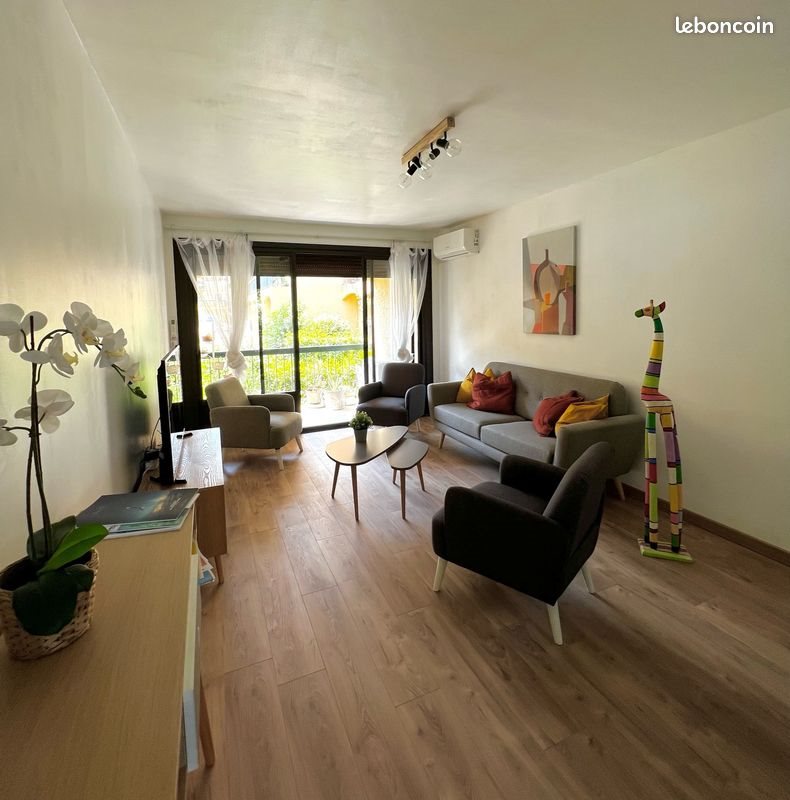 Appartement à louer, 70m², Saint-Cyr-sur-Mer