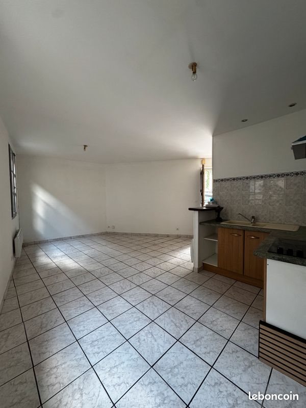 Appartement à louer, 53m², Puy-l'Evêque