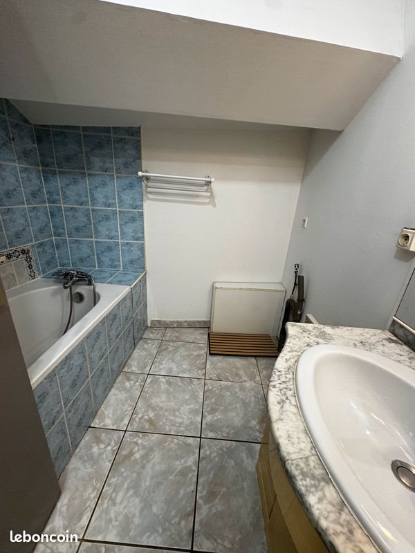 Appartement à louer, 53m², Puy-l'Evêque