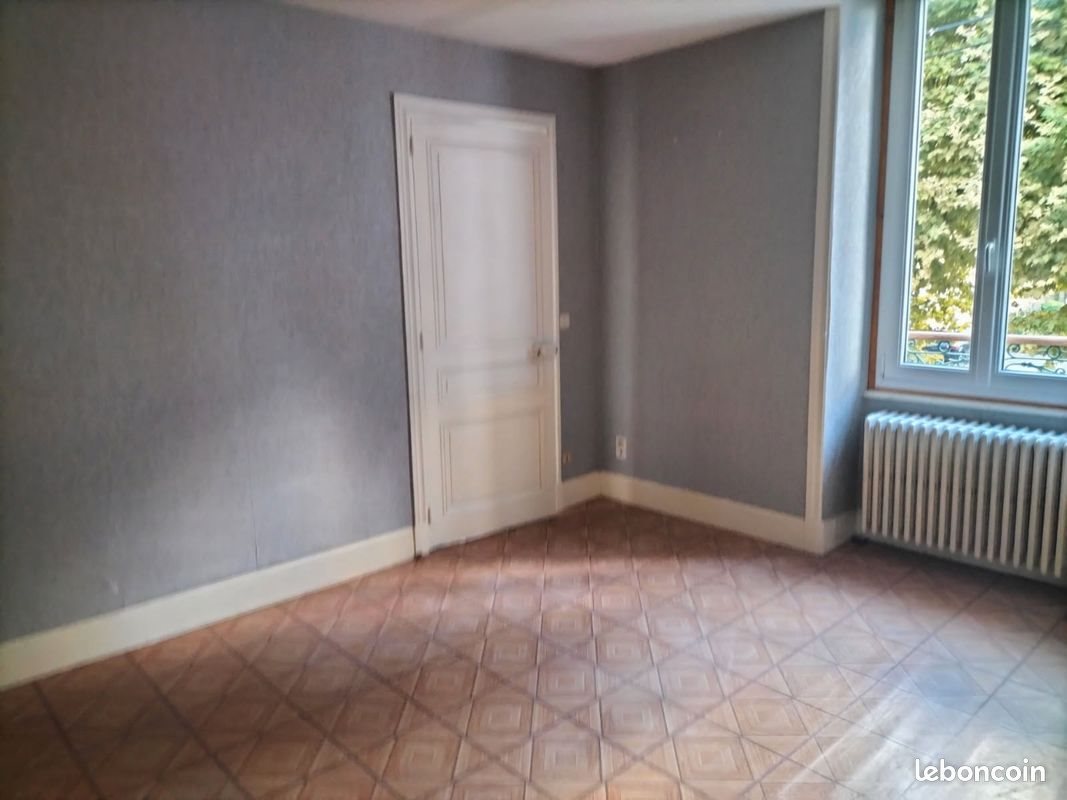 Appartement à louer, 85m², Fleurville