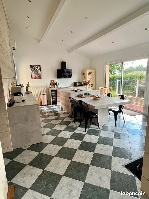 Maison à vendre, 260m², Saint-Martin-de-Laye