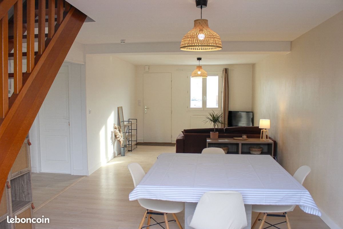 Maison à louer, 83m², Rochefort