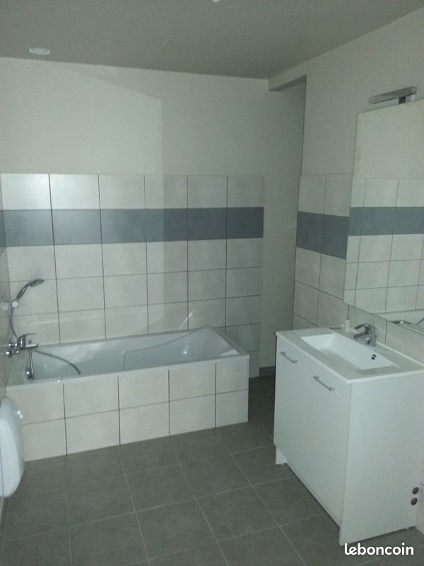 Appartement à louer, 75m², Saint-Bonnet-le-Château