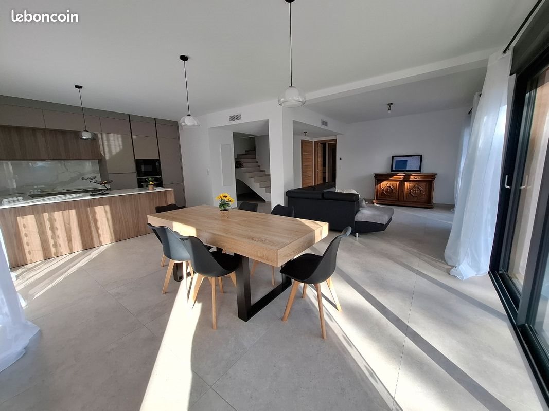 Maison à louer, 160m², Saint-Raphaël