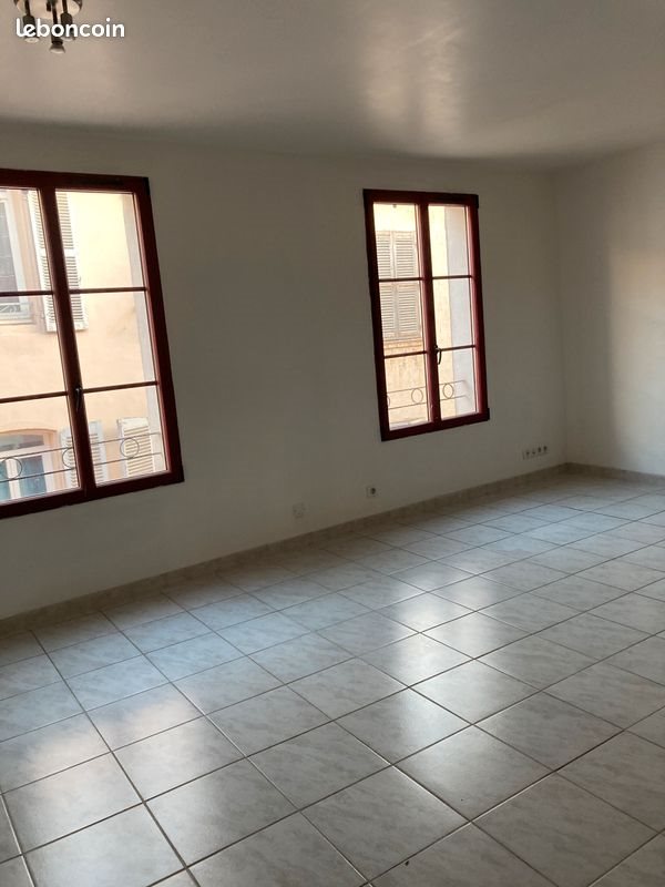 Appartement à louer, 37m², Signes