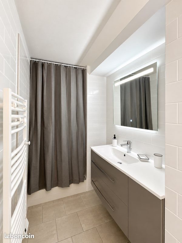 Appartement à louer, 70m², Alata