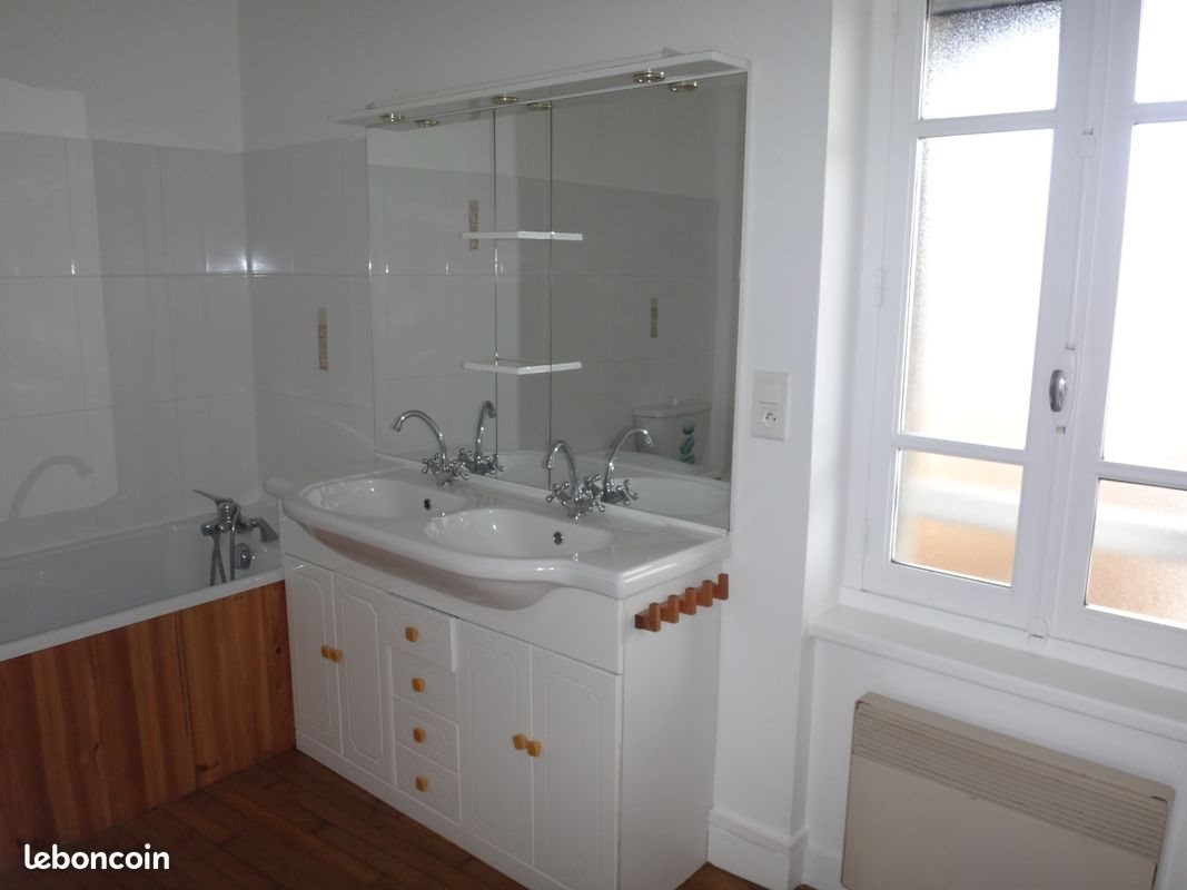 Maison à louer, 90m², Saint-Pierre-de-Rivière