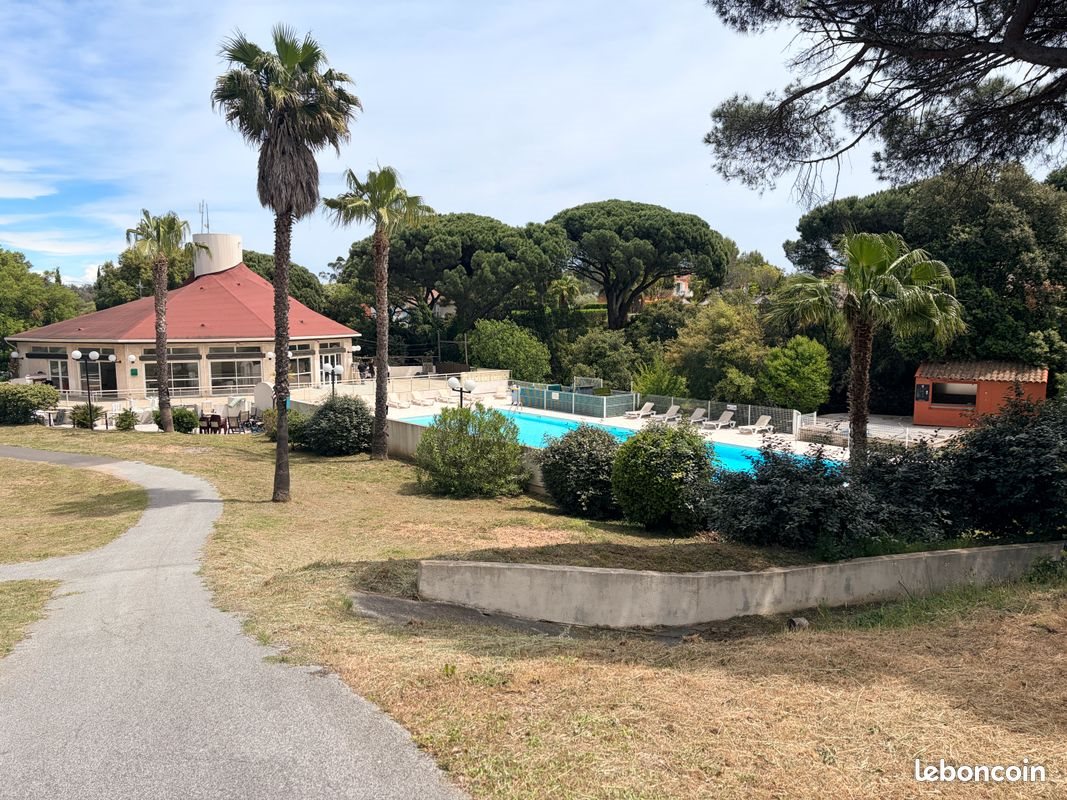 Maison à louer, 25m², Fréjus