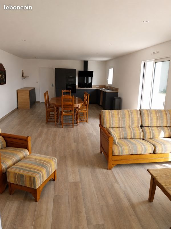 Maison à louer, 96m², Isigny-le-Buat