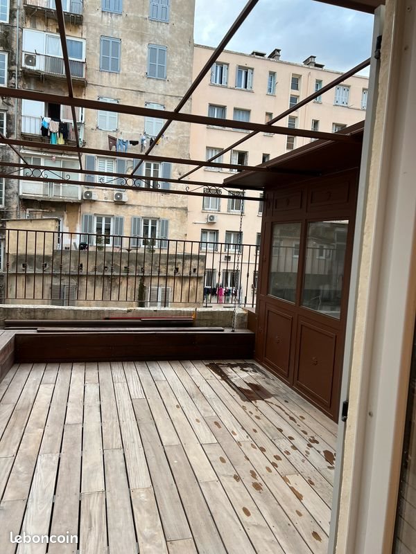 Appartement à louer, 75m², Bastia