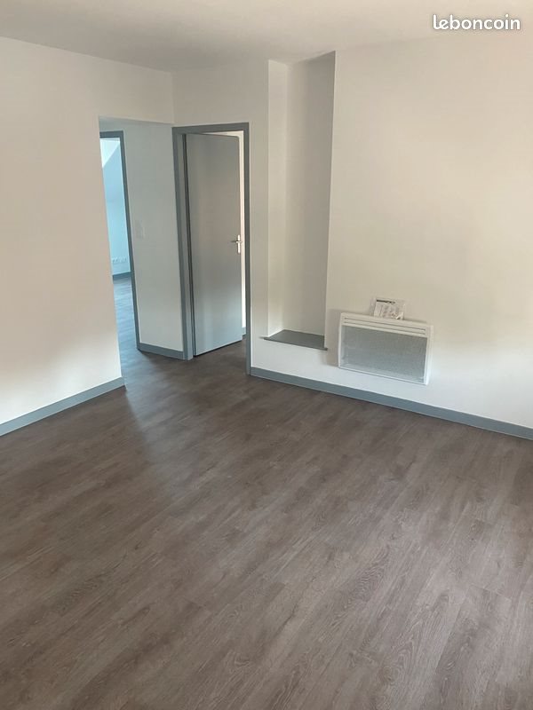 Appartement à louer, 65m², Attigny