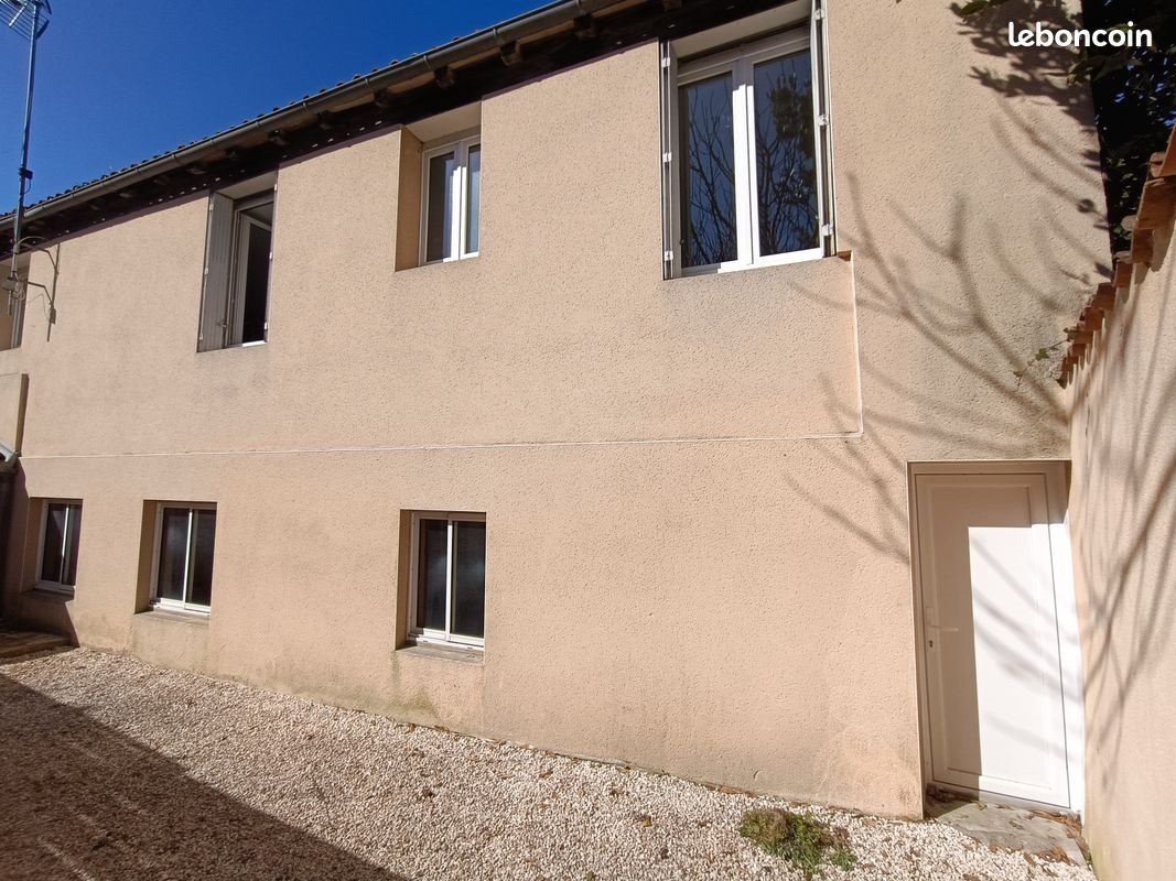 Maison à louer, 40m², Saintes