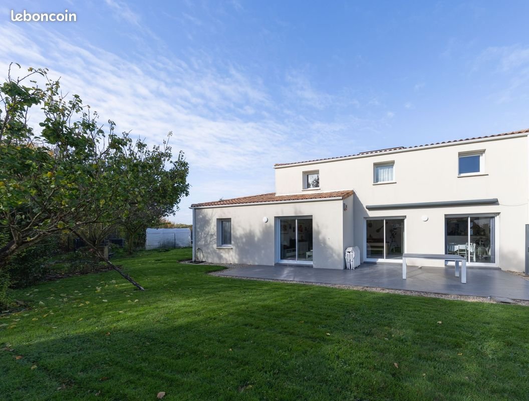 Maison à vendre, 211m², Nesmy