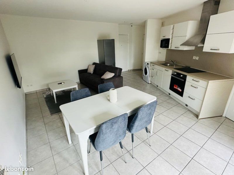 Appartement à louer, 45m², Vaulx-en-Velin