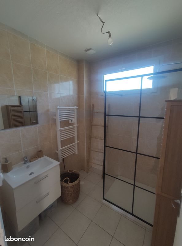Appartement à louer, 66m², Courpière