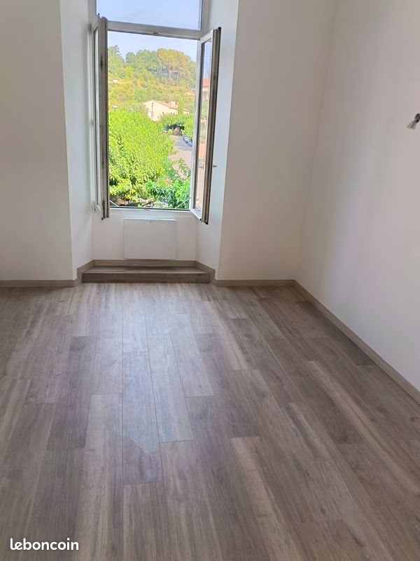 Appartement à louer, 66m², Trans-en-Provence