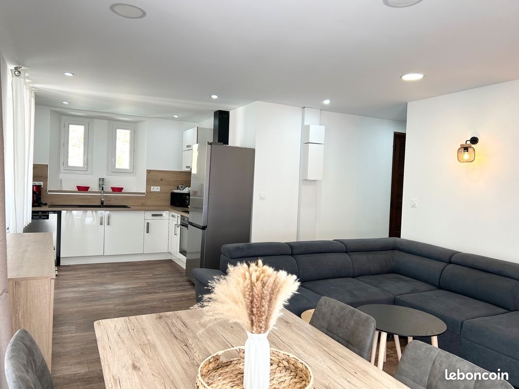 Appartement à louer, 72m², Fourneaux