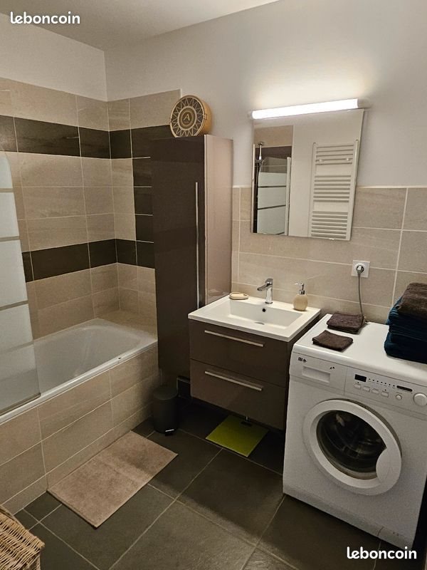 Appartement à louer, 64m², Saint-Cyr-sur-Mer