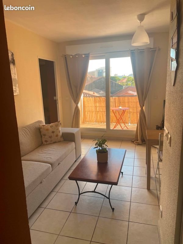 Appartement à louer, 32m², Nîmes