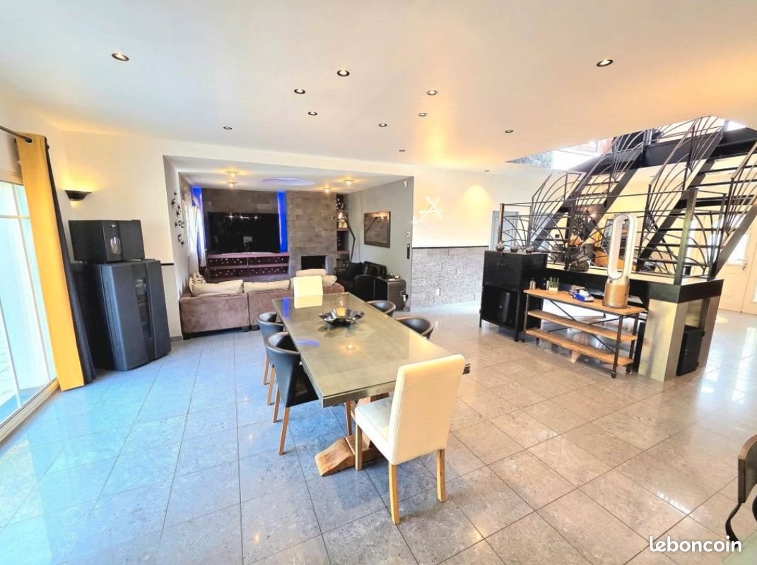 Maison à vendre, 265m², La Bouëxière