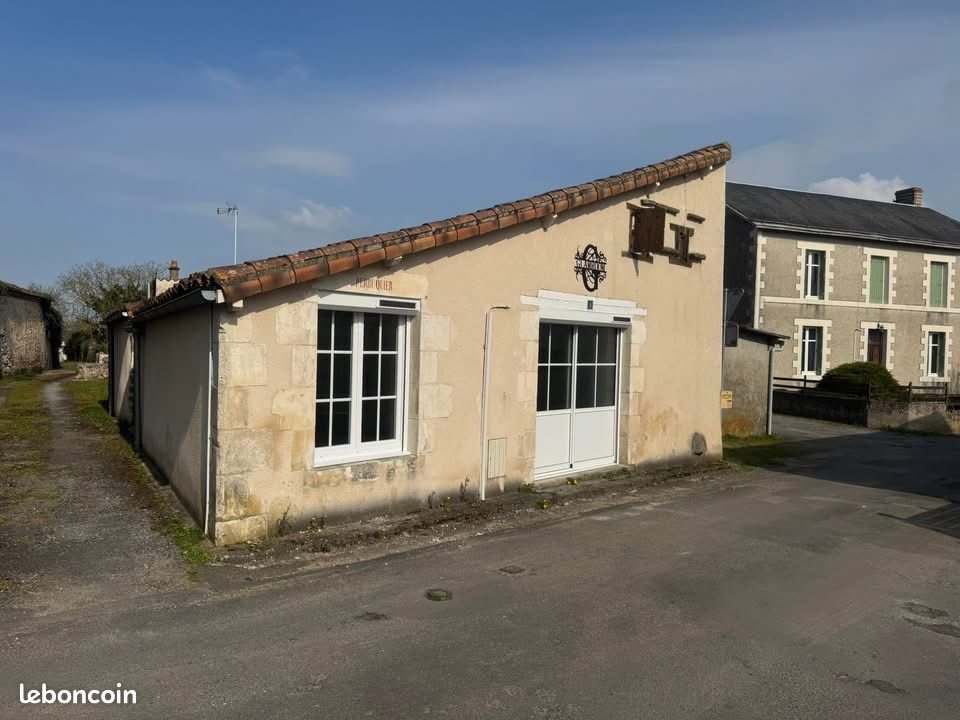 Maison à louer, 77m², Gourgé