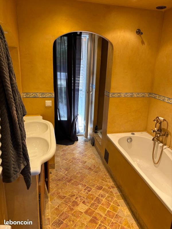 Appartement à louer, 65m², Grasse