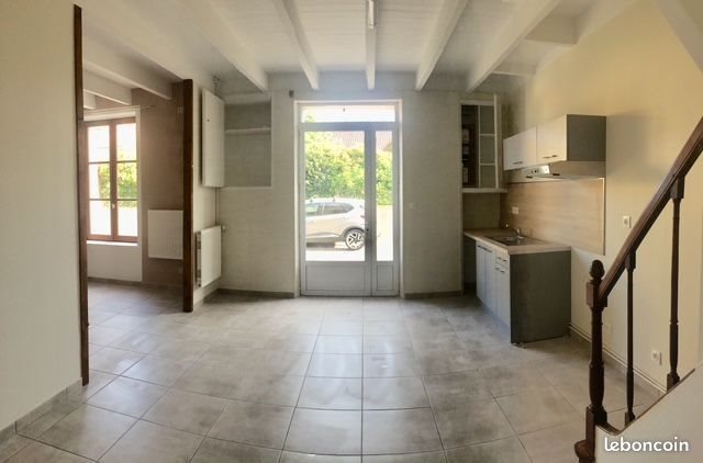 Maison à louer, 82m², Savigny-Lévescault