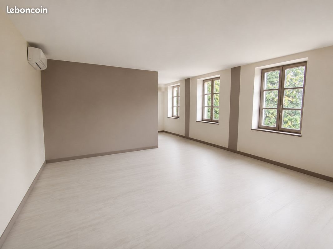 Appartement à louer, 98m², Salmiech