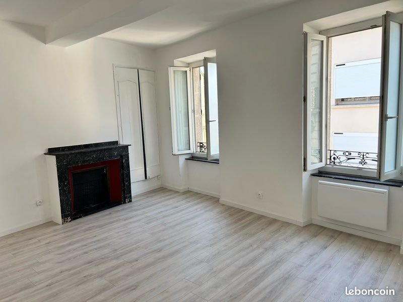 Maison à louer, 60m², Moux
