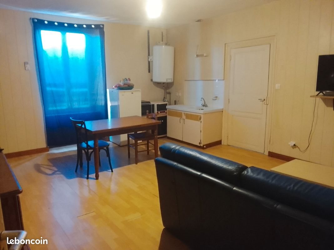 Appartement à louer, 45m², Thénezay