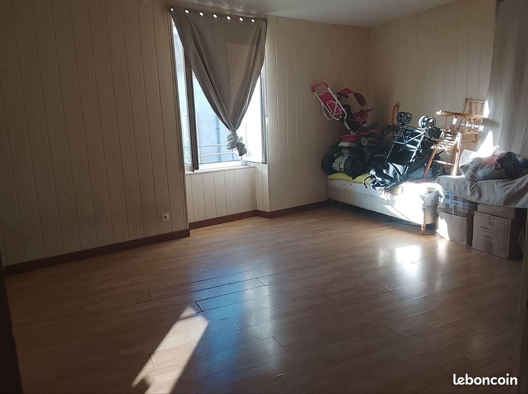 Appartement à louer, 45m², Thénezay