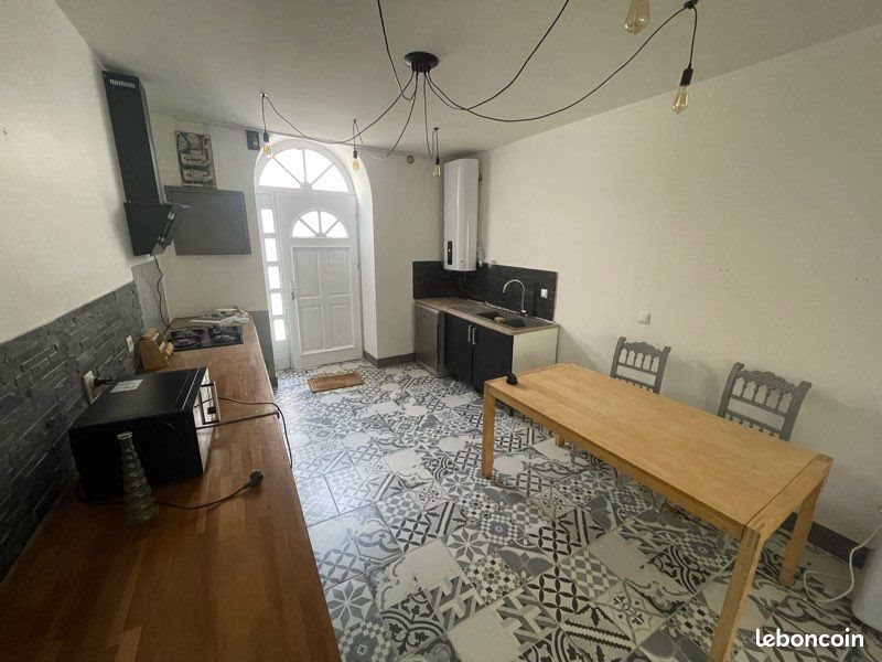 Maison à louer, 97m², Saint-Broladre